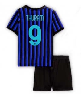 Günstige Inter Milan Marcus Thuram #9 Heimtrikotsatz Kinder 2025-26 Kurzarm (+ Kurze Hosen)